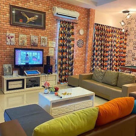Teluk Batik 17Paradisehome Private Pool Karaoke Snooker Bbq 15Pax Lumut Esterno foto