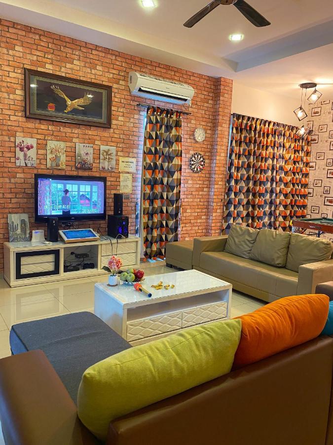 Teluk Batik 17Paradisehome Private Pool Karaoke Snooker Bbq 15Pax Lumut Esterno foto