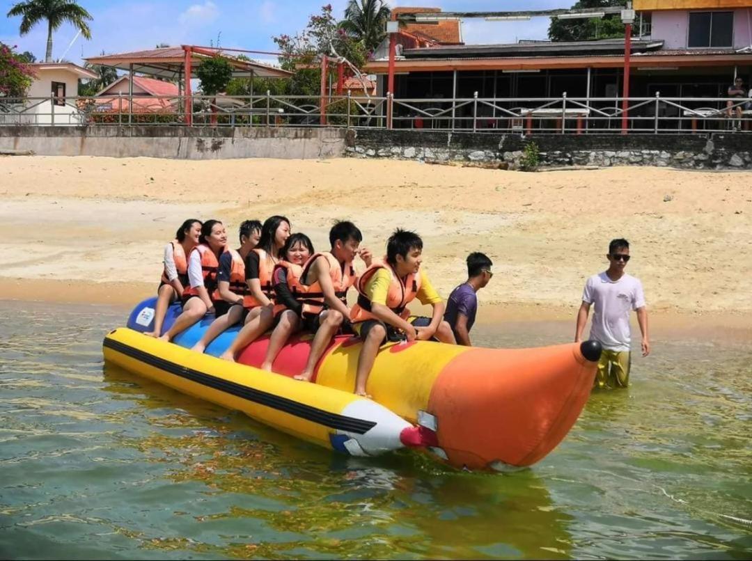Teluk Batik 17Paradisehome Private Pool Karaoke Snooker Bbq 15Pax Lumut Esterno foto